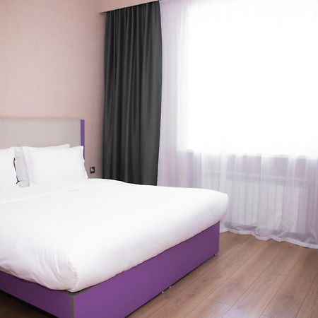 City Hotel Çimkent Dış mekan fotoğraf