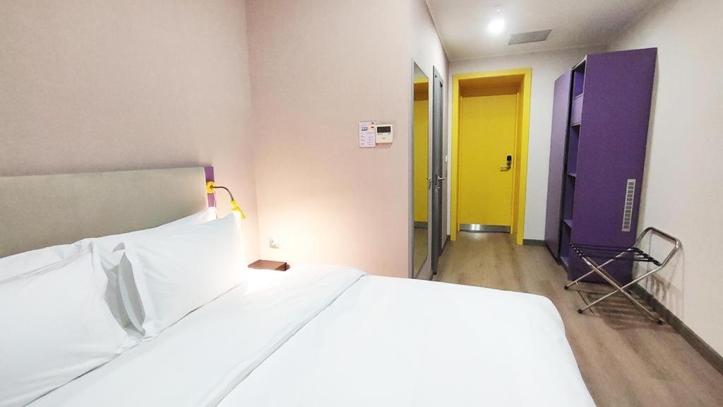 City Hotel Çimkent Dış mekan fotoğraf